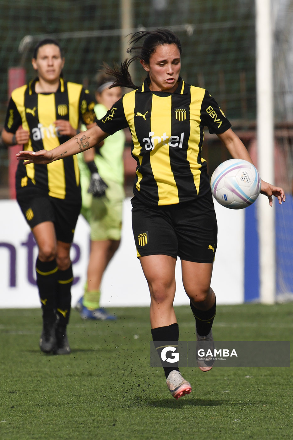 Caroline Díaz, de Peñarol. Campeonato Uruguayo de Fútbol Femenino. Complejo Rentistas.