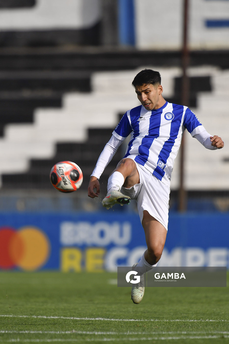 Alan Di Pippa, de Cerro Largo. Torneo Apertura. Estadio Belvedere.