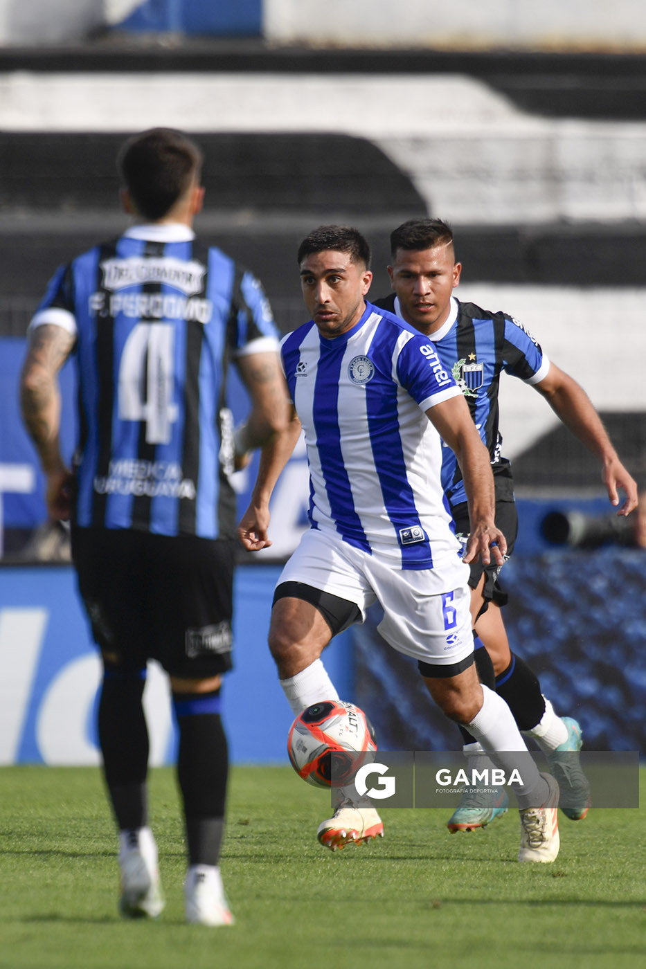 Torneo Apertura. Estadio Belvedere.