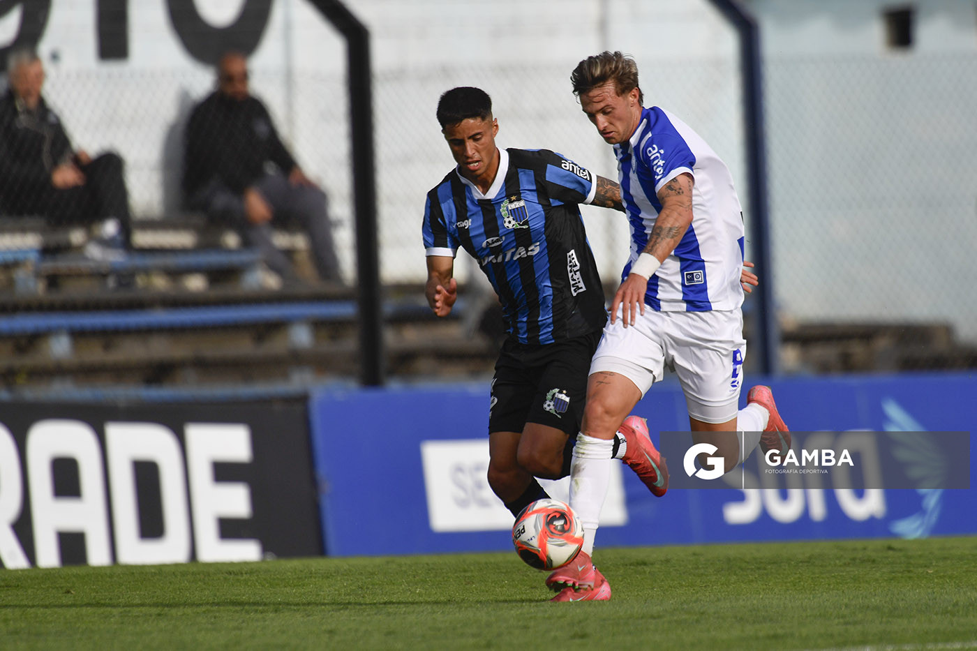 Torneo Apertura. Estadio Belvedere.