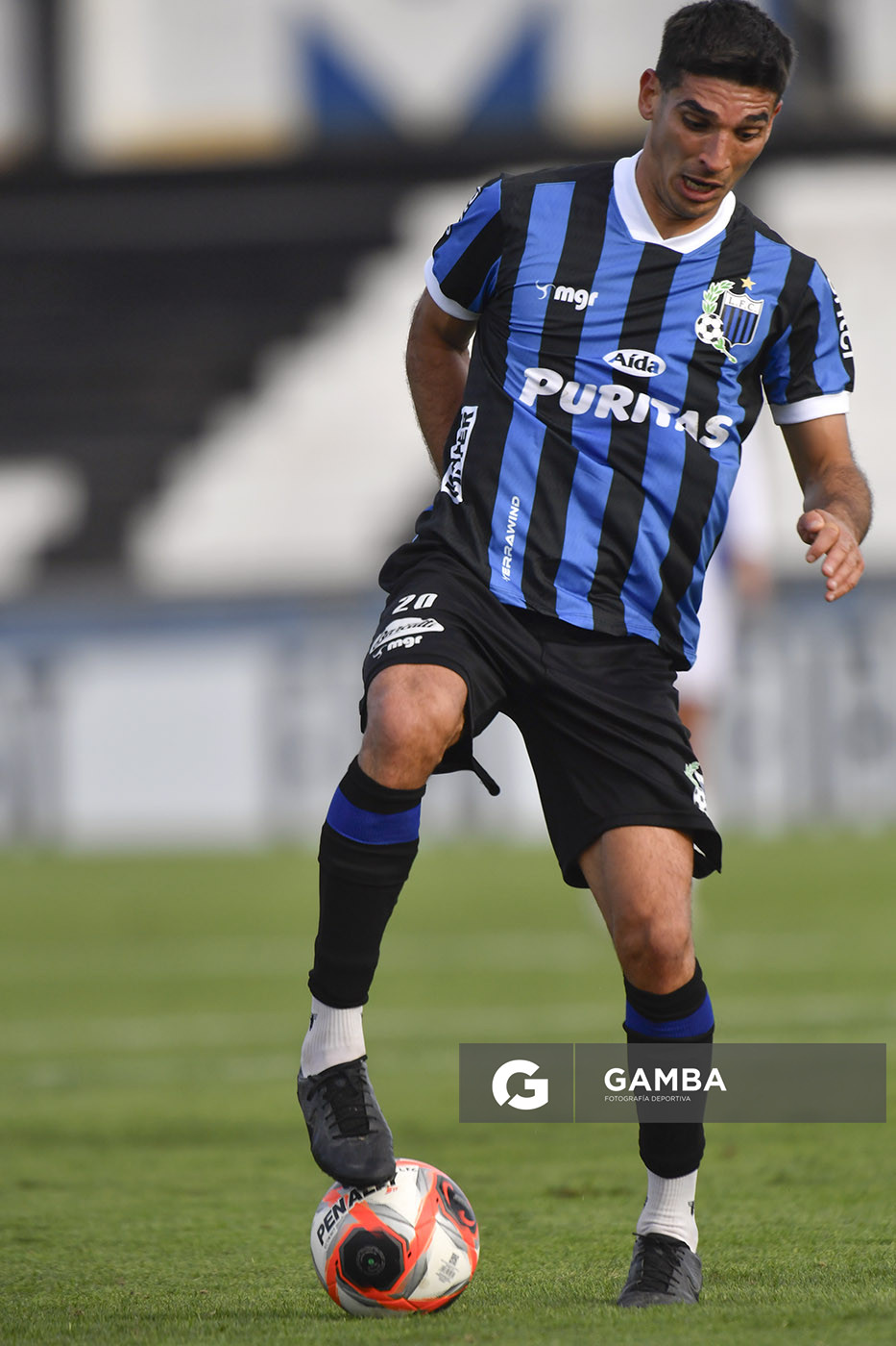 Martín Rabuñal, de Liverpool. Torneo Apertura. Estadio Belvedere.