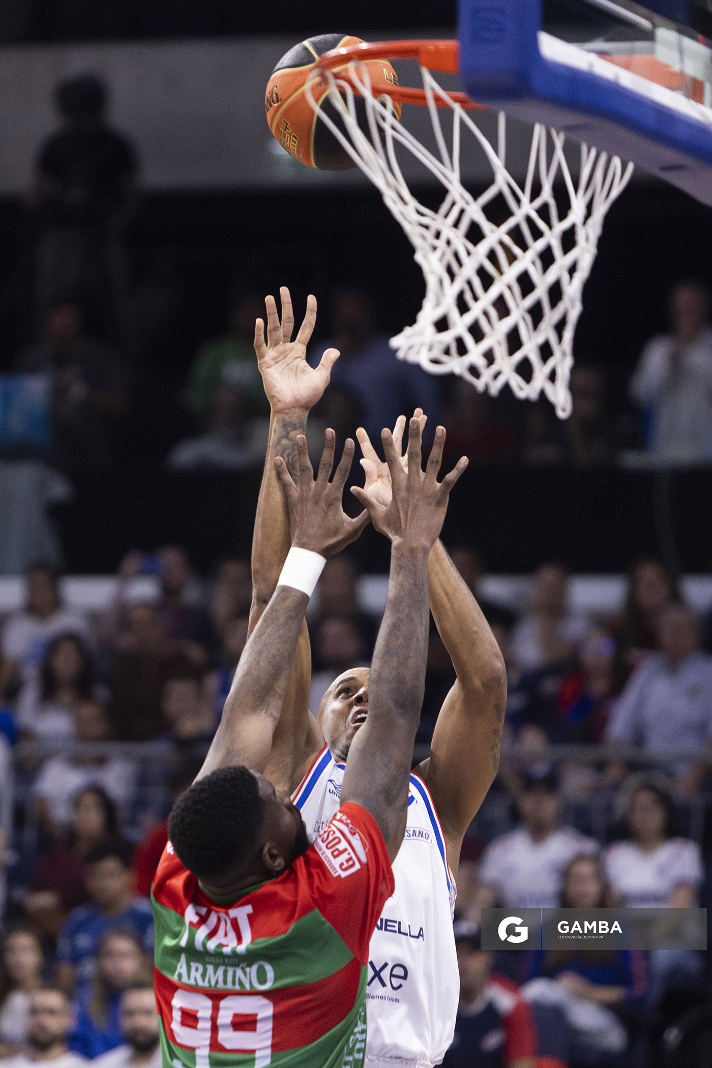 Ernesto Oglivie, de Nacional. Liga Uruguaya de Básquetbol. Antel Arena.