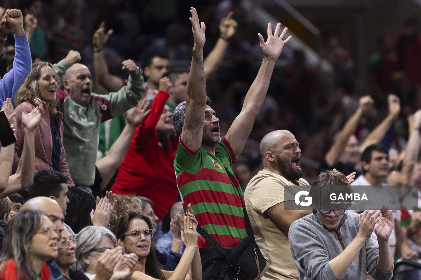 Hinchas de Aguada. Liga Uruguaya de Básquetbol. Antel Arena.