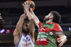 Joao Pereira, de Nacional. Liga Uruguaya de Básquetbol. Antel Arena.