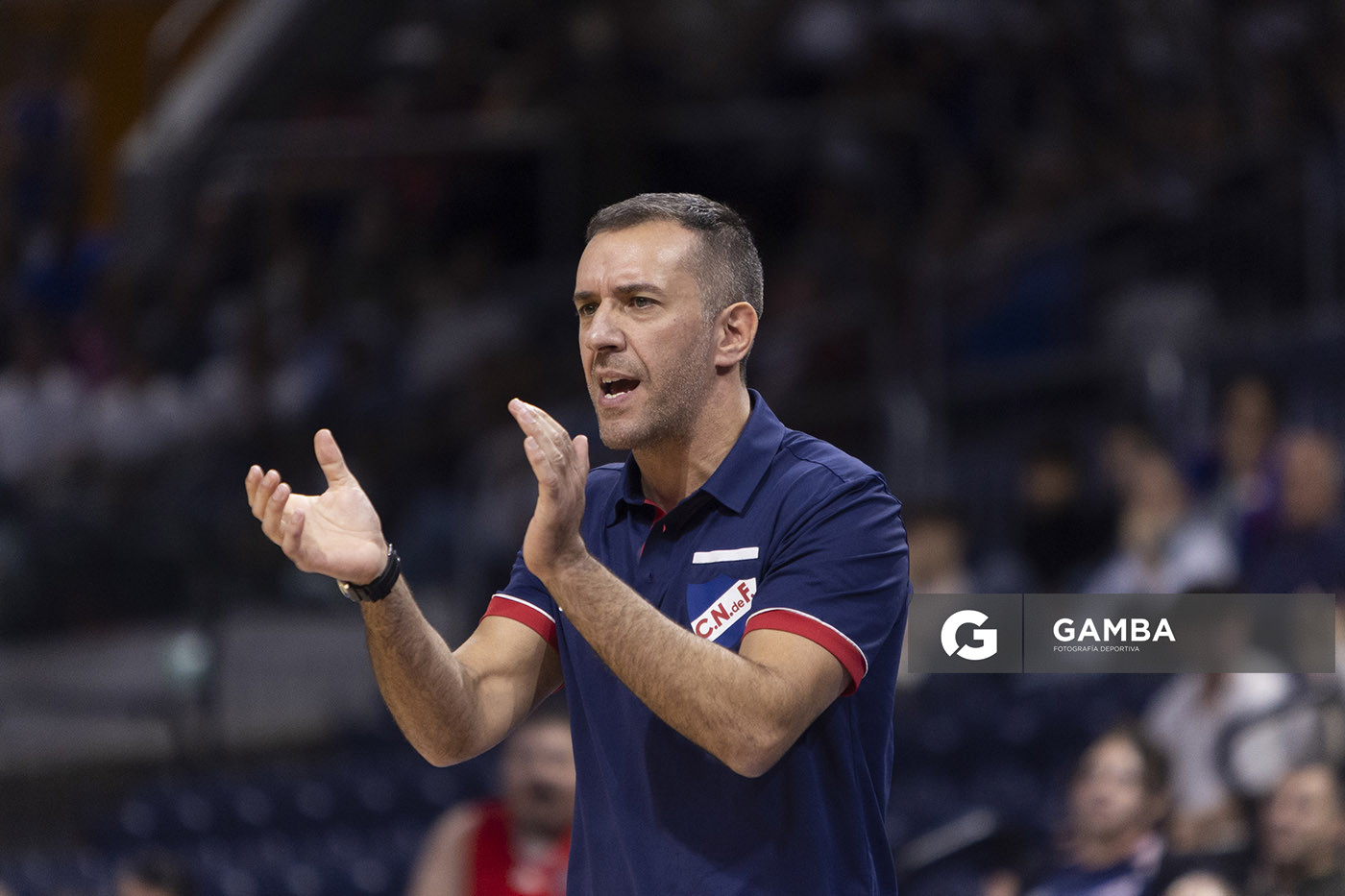 Álvaro Ponce, director técnico de Nacional. Liga Uruguaya de Básquetbol. Antel Arena.