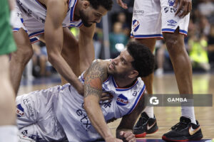 James Feldeine, de Nacional. Liga Uruguaya de Básquetbol. Antel Arena.