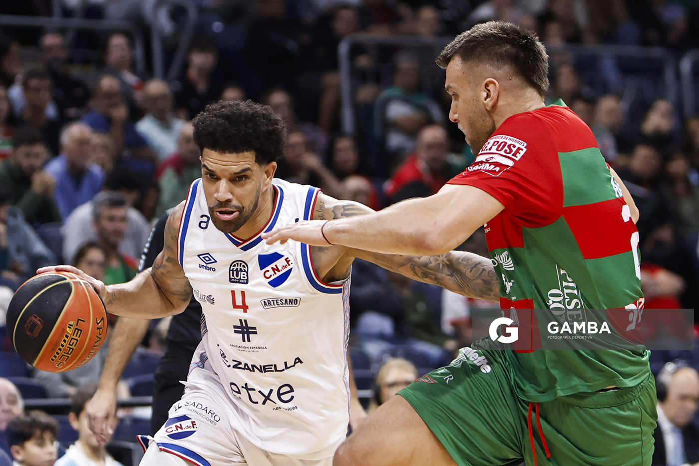 James Feldeine, de Nacional. Liga Uruguaya de Básquetbol. Antel Arena.