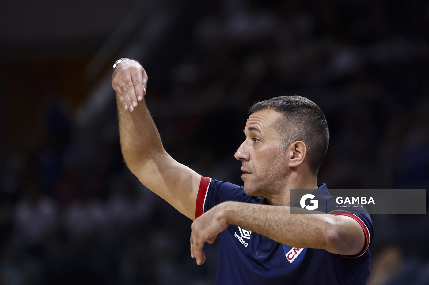 Álvaro Ponce, director técnico de Nacional. Liga Uruguaya de Básquetbol. Antel Arena.