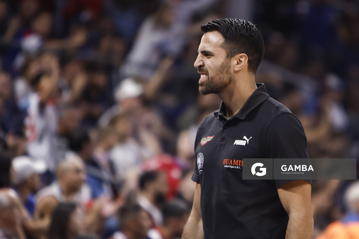 Germán Cortizas, director técnico de Aguada. Liga Uruguaya de Básquetbol. Antel Arena.