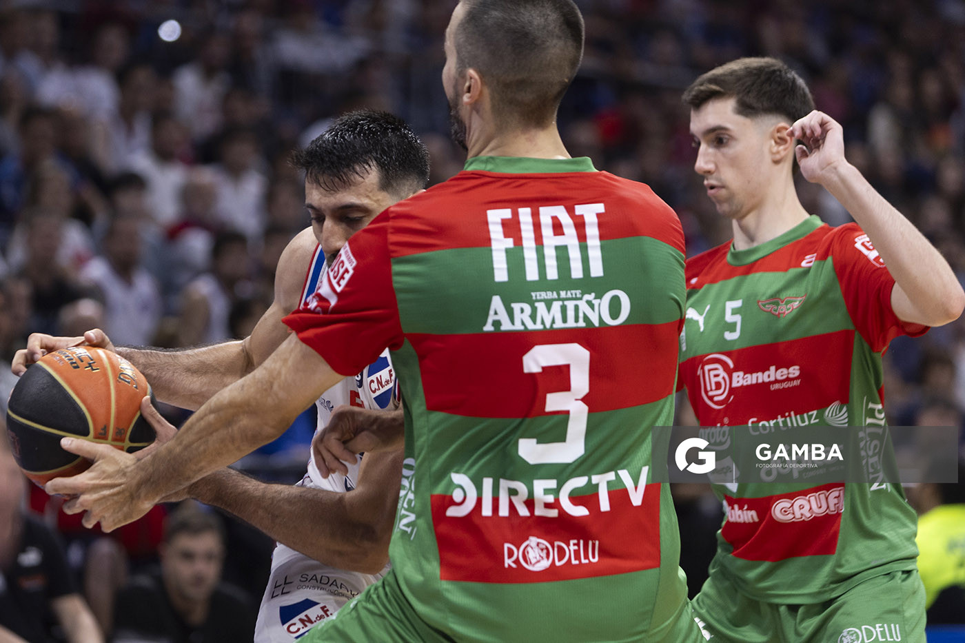 Gianfranco Espíndola, de Nacional. Liga Uruguaya de Básquetbol. Antel Arena.