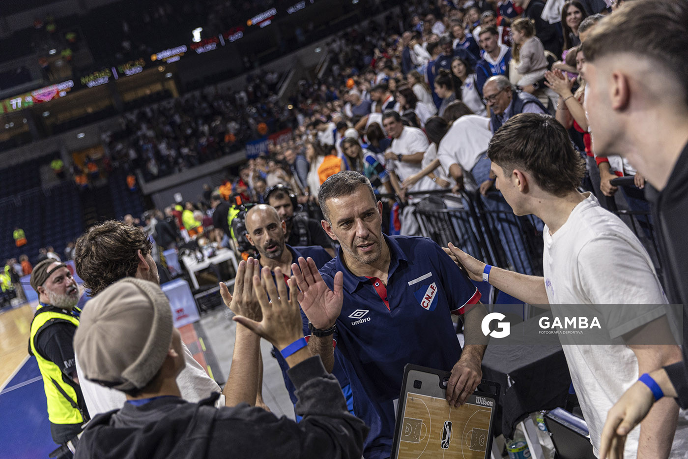 Álvaro Ponce, director técnico de Nacional. Liga Uruguaya de Básquetbol. Antel Arena.