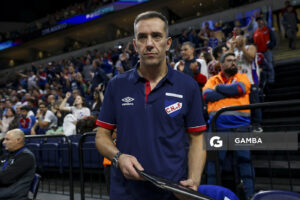 Álvaro Ponce, director técnico de Nacional. Liga Uruguaya de Básquetbol. Antel Arena.