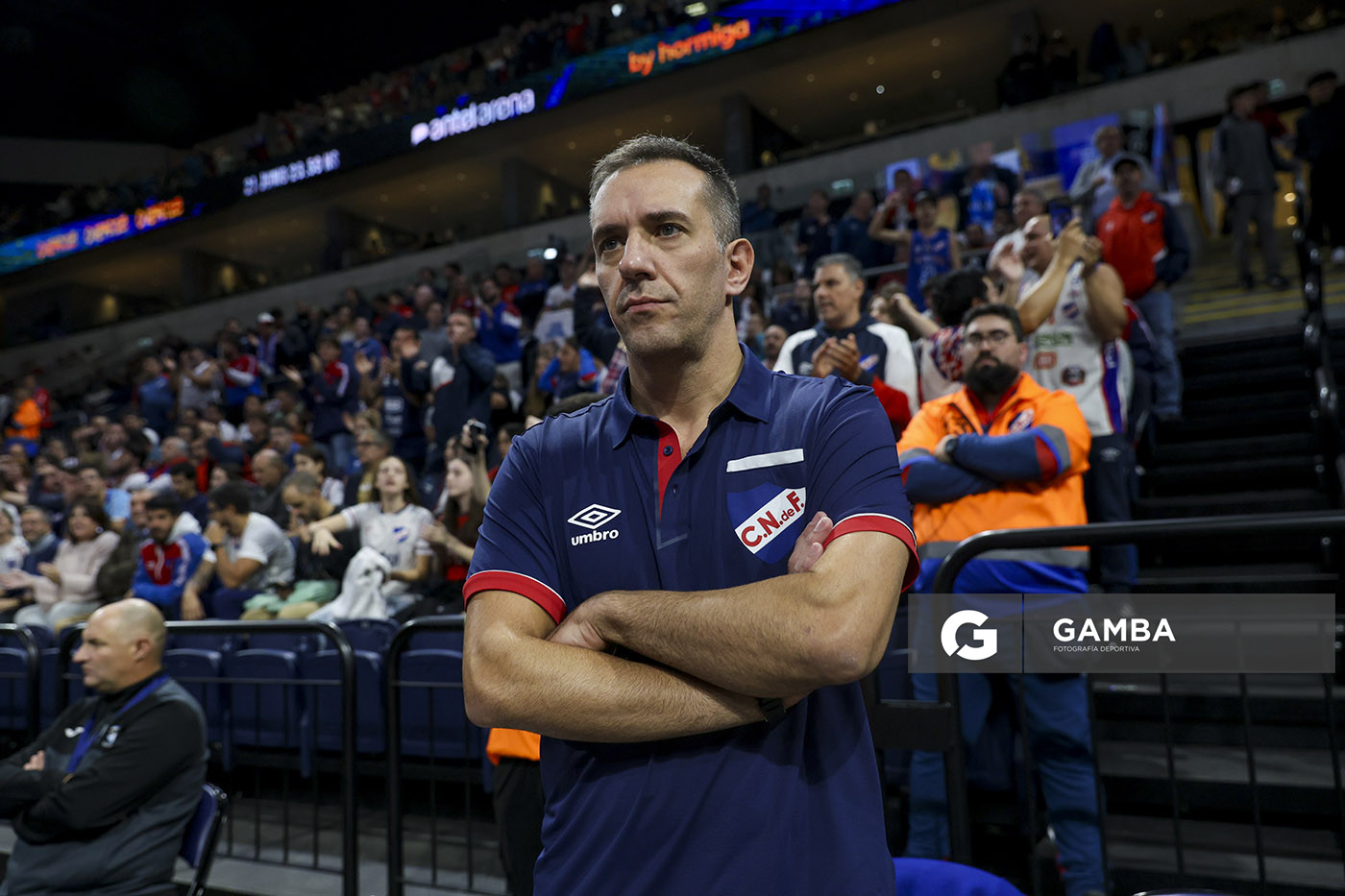 Álvaro Ponce, director técnico de Nacional. Liga Uruguaya de Básquetbol. Antel Arena.