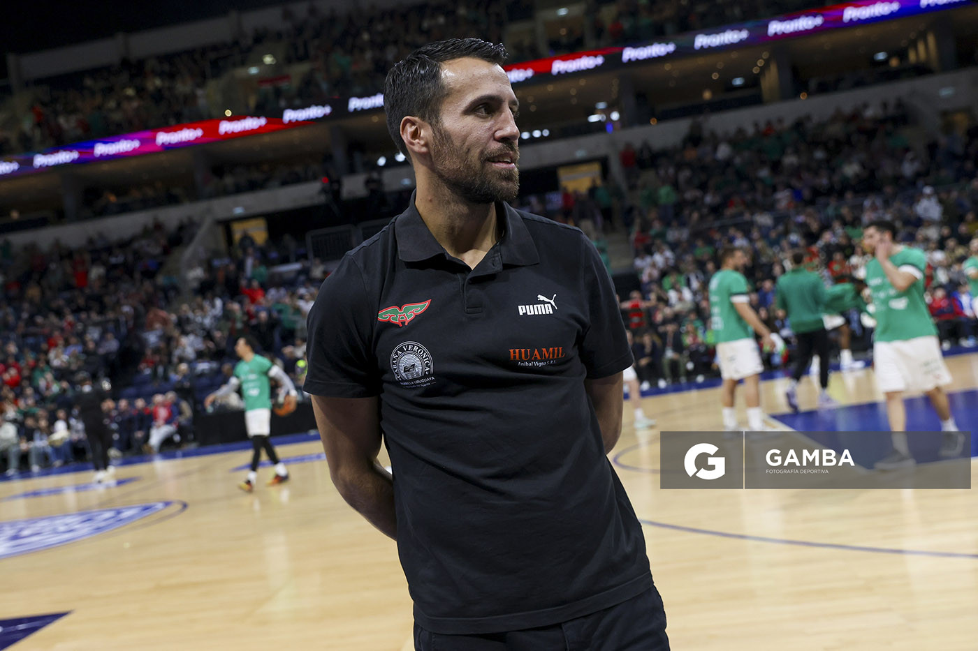 Germán Cortizas, director técnico de Aguada. Liga Uruguaya de Básquetbol. Antel Arena.