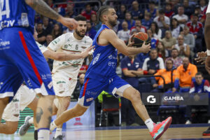 Gastón Semiglia, de Nacional. Liga Uruguaya de Básquetbol. Antel Arena.