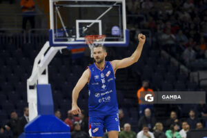 Gastón Semiglia, de Nacional. Liga Uruguaya de Básquetbol. Antel Arena.