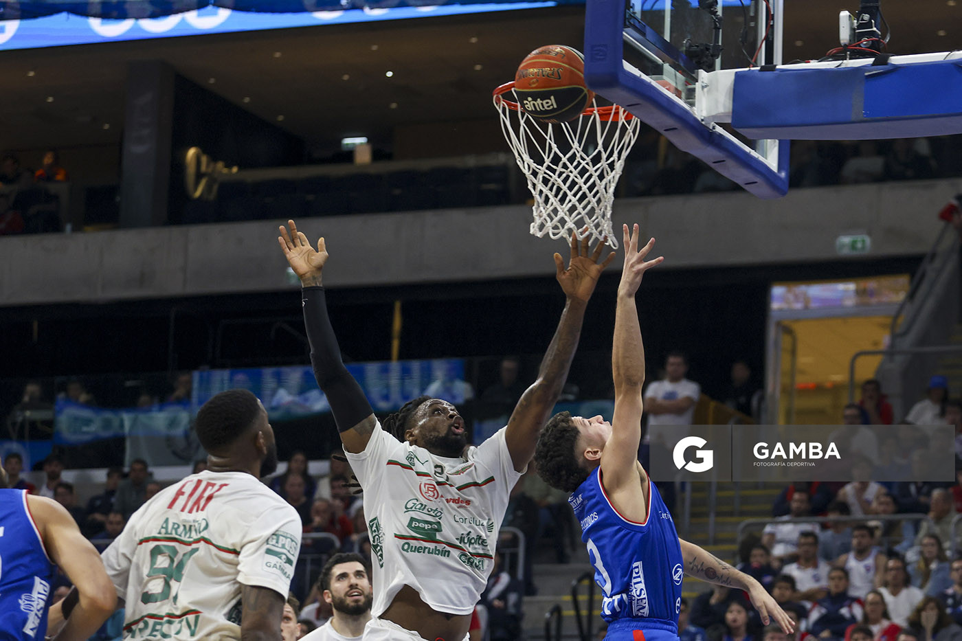 Frank Hassell, de Aguada. Liga Uruguaya de Básquetbol. Antel Arena.