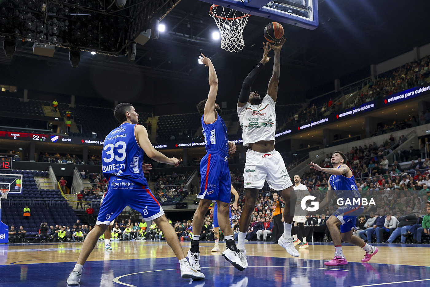 Frank Hassell, de Aguada. Liga Uruguaya de Básquetbol. Antel Arena.