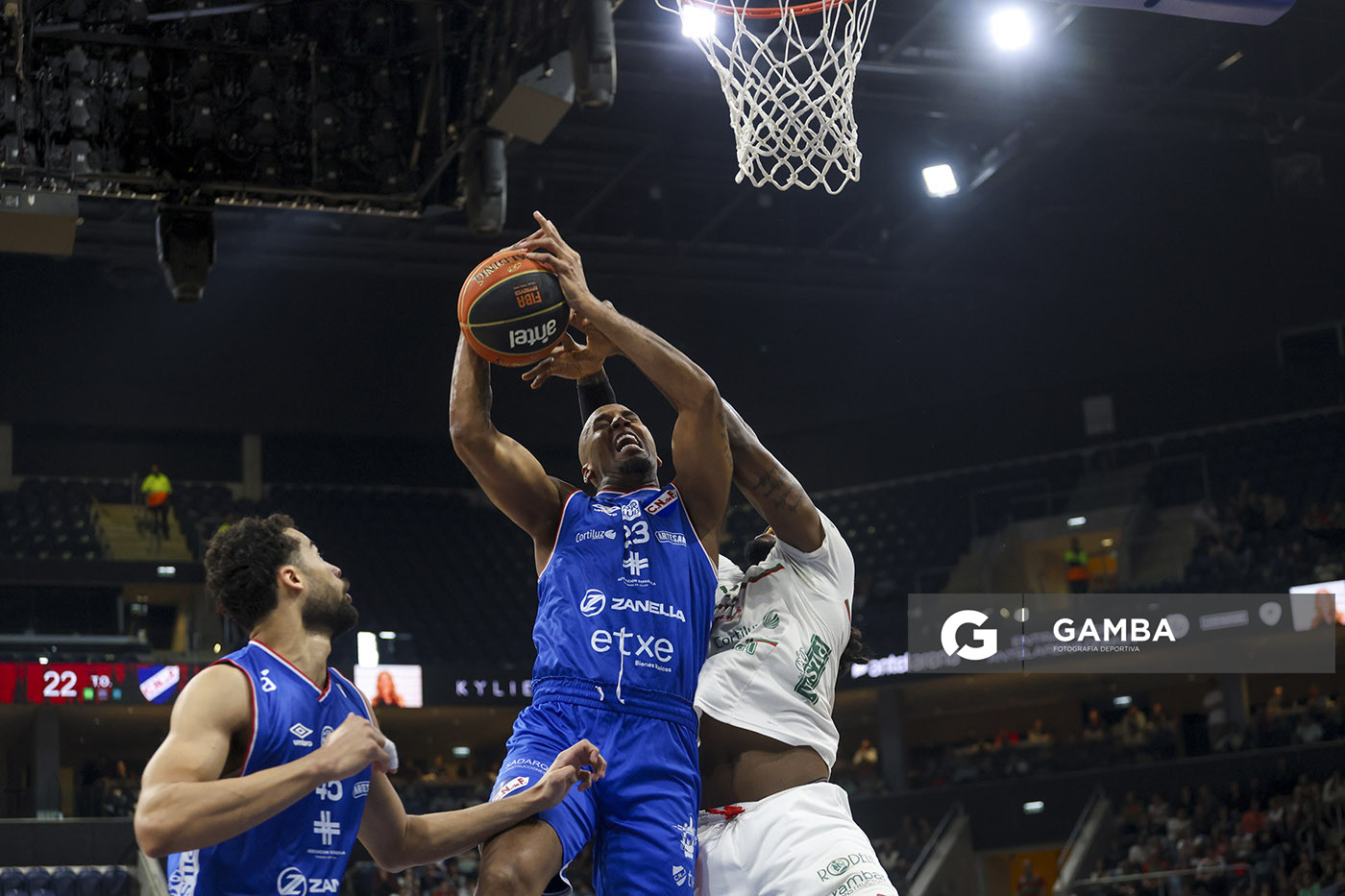Ernesto Oglivie, de Nacional. Liga Uruguaya de Básquetbol. Antel Arena.