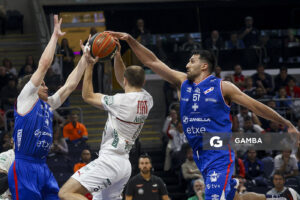 Santiago Vidal, de Aguada. Liga Uruguaya de Básquetbol. Antel Arena.