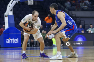 Santiago Vidal, de Aguada. Liga Uruguaya de Básquetbol. Antel Arena.
