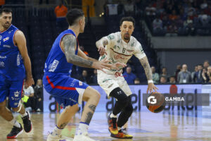 Donald Sims, de Aguada. Liga Uruguaya de Básquetbol. Antel Arena.