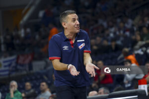 Álvaro Ponce, director técnico de Nacional. Liga Uruguaya de Básquetbol. Antel Arena.