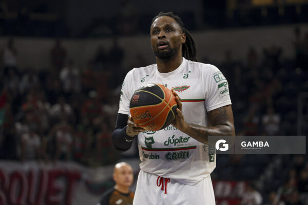 Frank Hassell, de Aguada. Liga Uruguaya de Básquetbol. Antel Arena.