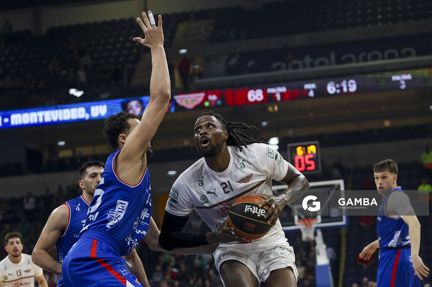 Frank Hassell, de Aguada. Liga Uruguaya de Básquetbol. Antel Arena.