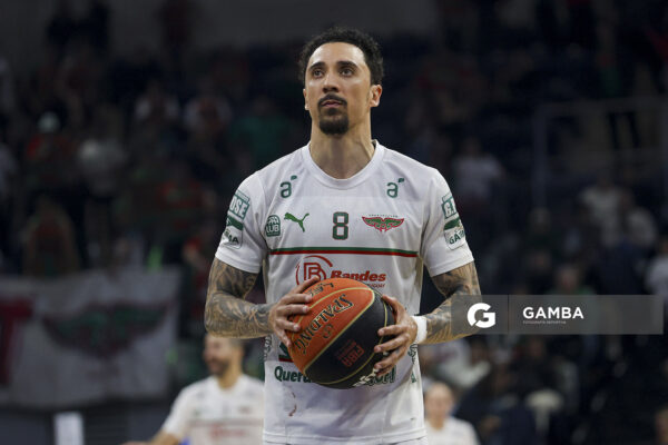 Donald Sims, de Aguada. Liga Uruguaya de Básquetbol. Antel Arena.