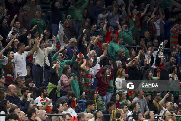 Hinchas de Aguada. Liga Uruguaya de Básquetbol. Antel Arena.
