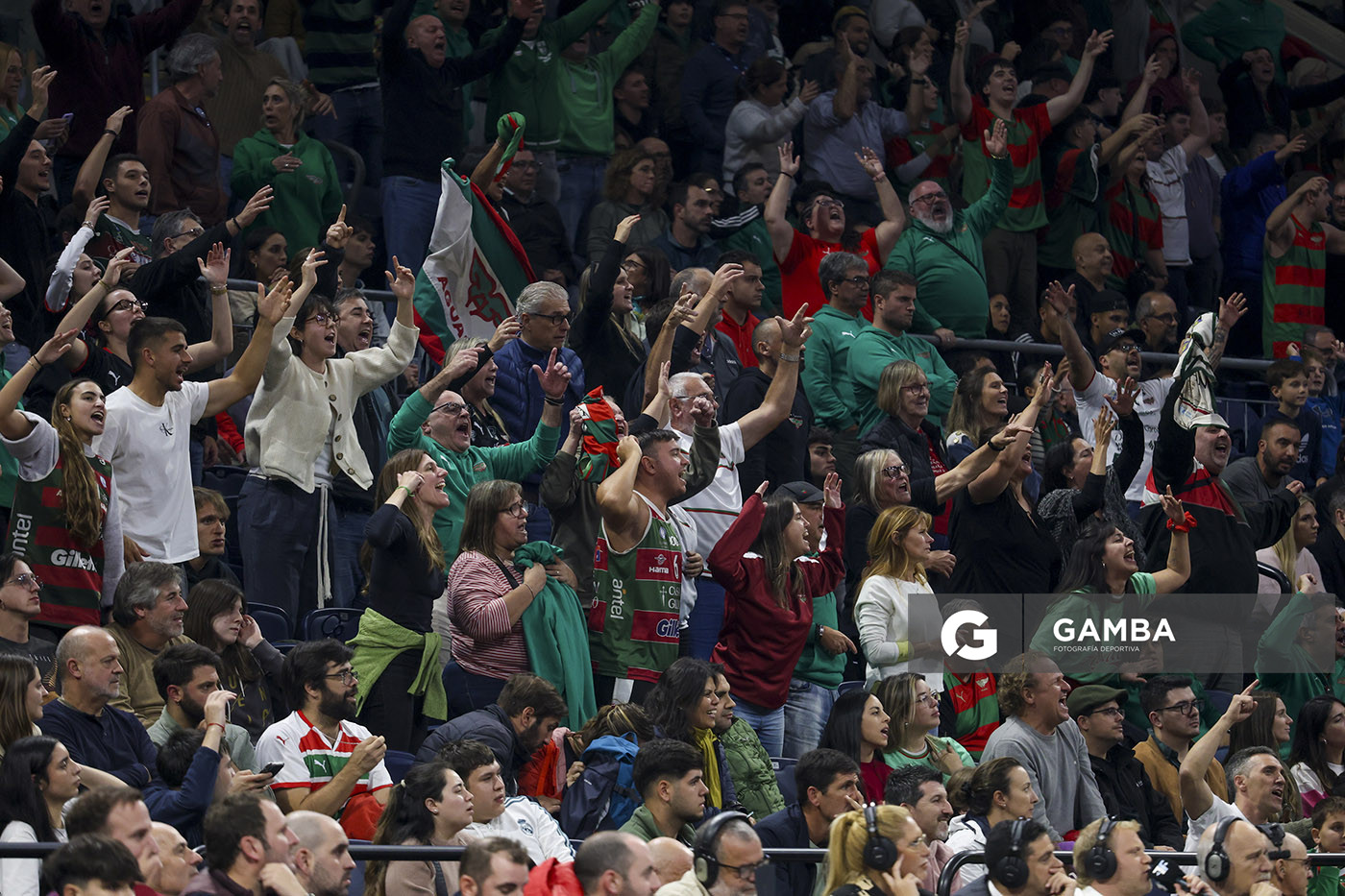 Hinchas de Aguada. Liga Uruguaya de Básquetbol. Antel Arena.