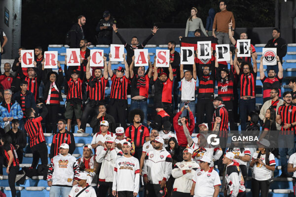 Hinchas de Vitoria. Copa Conmebol Sudamericana. Estadio Centenario.