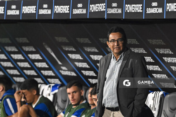 Danielo Núñez, director técnico de Cerro Largo. Copa Conmebol Sudamericana. Estadio Centenario.