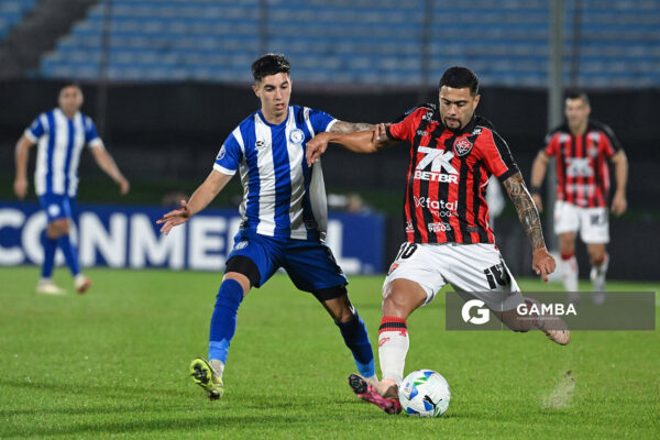 Wellington, de Vitoria. Copa Conmebol Sudamericana. Estadio Centenario.