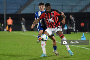 Edu, de Vitoria. Copa Conmebol Sudamericana. Estadio Centenario.