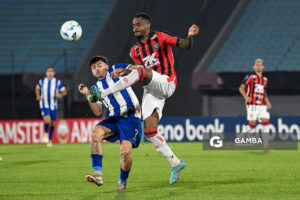 Edu, de Vitoria. Copa Conmebol Sudamericana. Estadio Centenario.