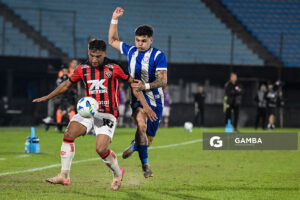 Ronald, de Vitoria. Copa Conmebol Sudamericana. Estadio Centenario.