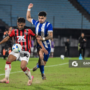 Ronald, de Vitoria. Copa Conmebol Sudamericana. Estadio Centenario.