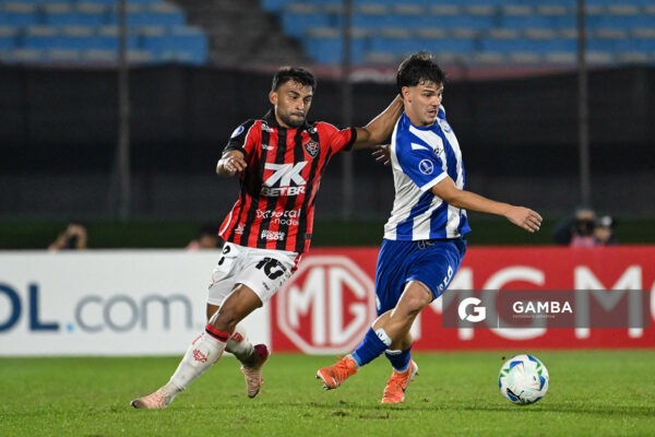 Franco Rossi, de Cerro Largo. Copa Conmebol Sudamericana. Estadio Centenario.