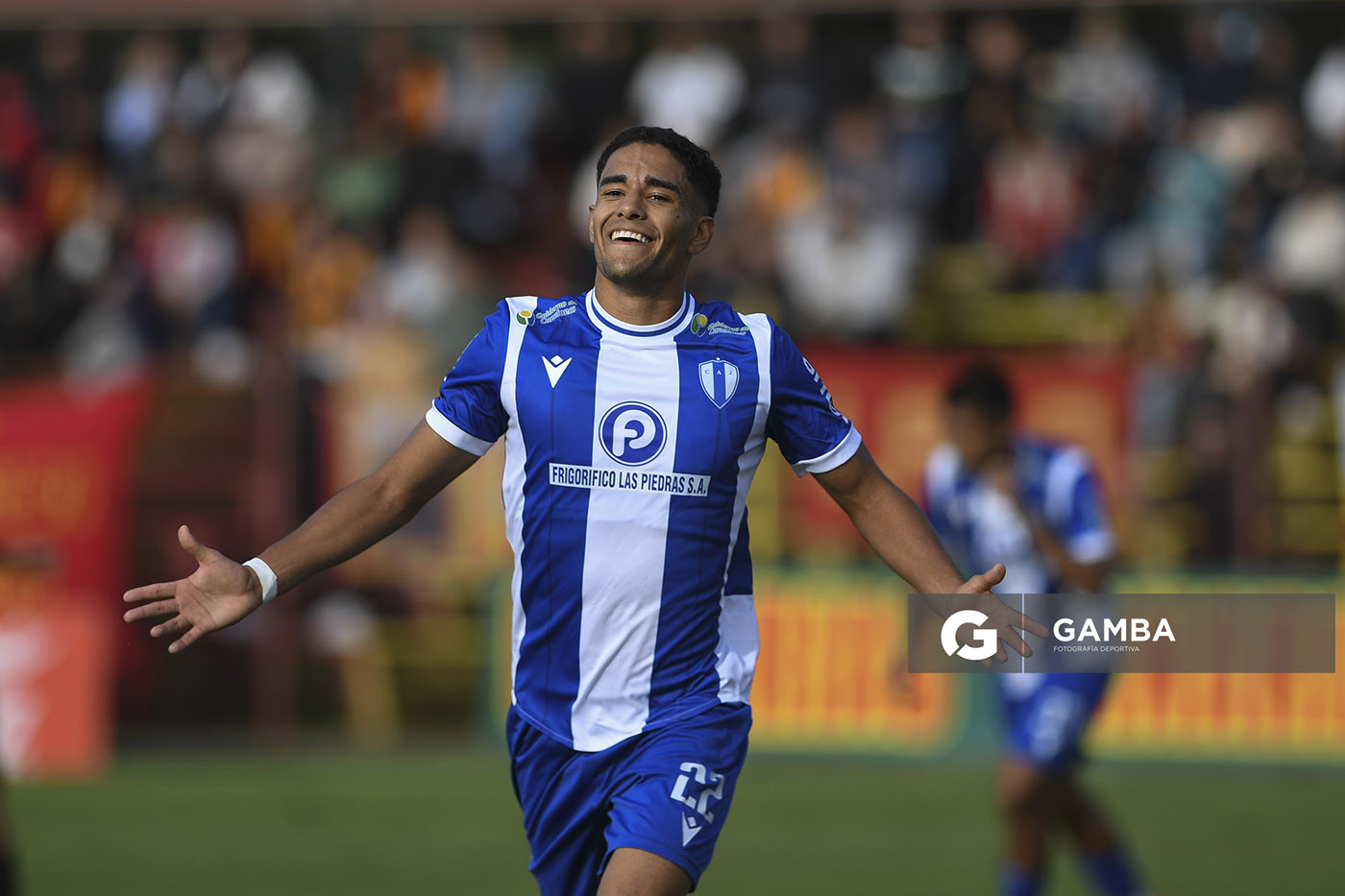 Rodrigo Chagas, de Juventud de Las Piedras, Torneo Apertura. Estadio Abraham Paladino.
