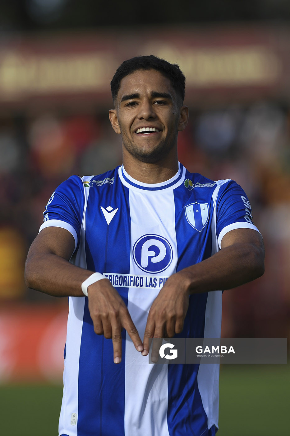 Rodrigo Chagas, de Juventud de Las Piedras, Torneo Apertura. Estadio Abraham Paladino.