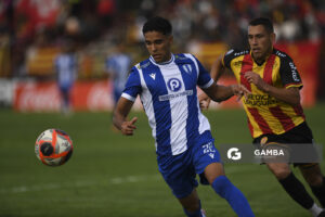 Rodrigo Chagas, de Juventud de Las Piedras, Torneo Apertura. Estadio Abraham Paladino.