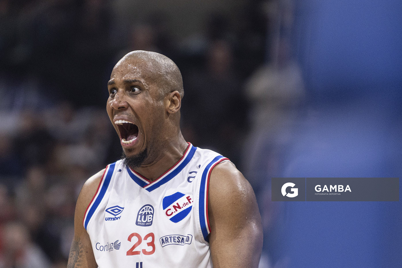 Ernesto Oglivie, de Nacional. Liga Uruguaya de Básquetbol. Antel Arena.