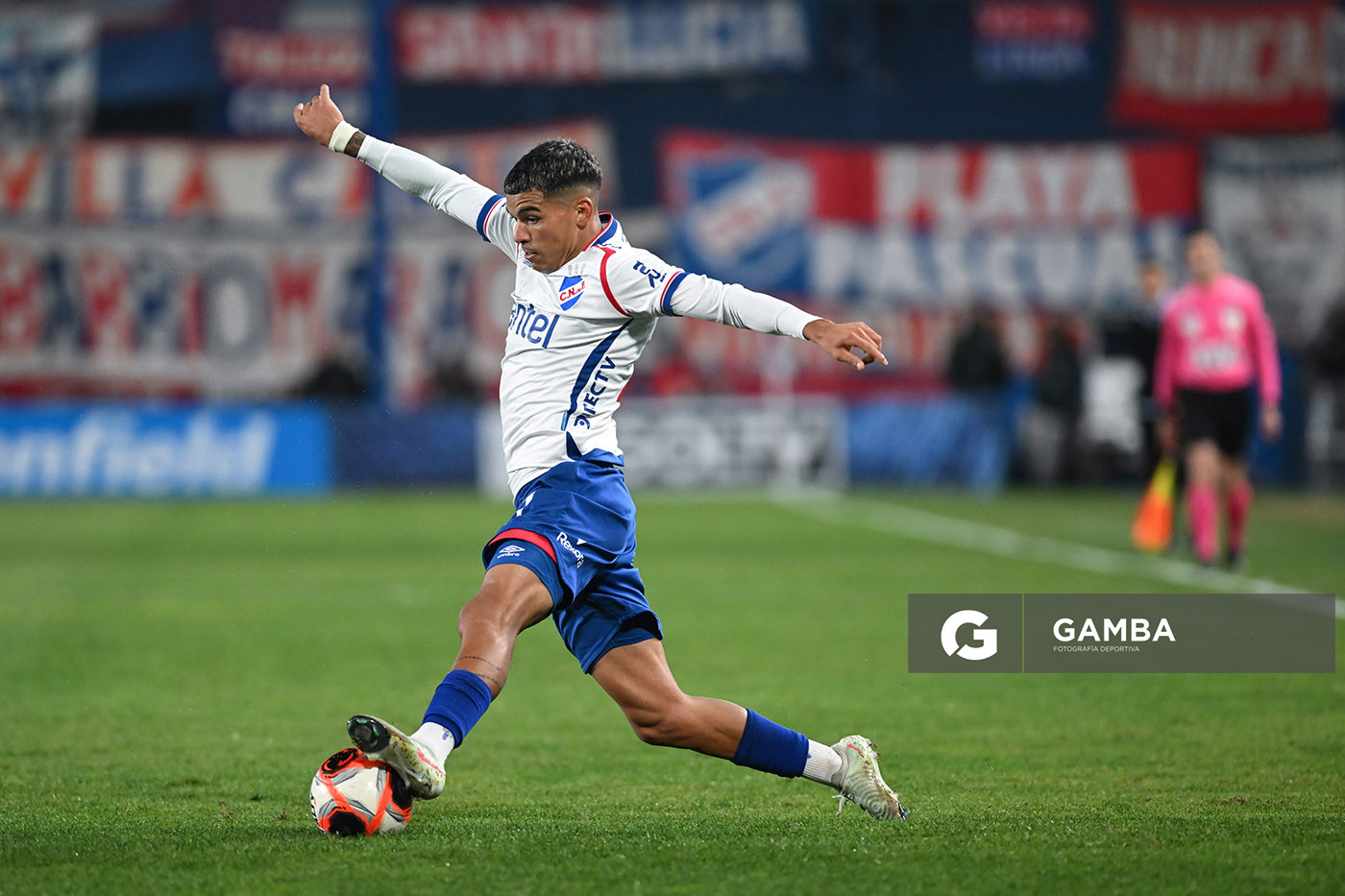 Diego Romero, de Nacional. Torneo Intermedio. Estadio Gran Parque Central.