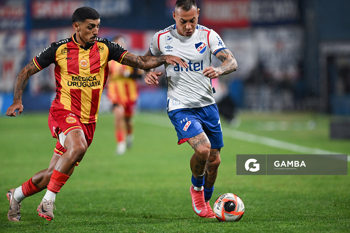 Eduardo Vargas, de Nacional. Torneo Intermedio. Estadio Gran Parque Central.