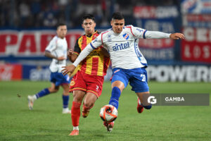 Julián Millán, de Nacional. Torneo Intermedio. Estadio Gran Parque Central.