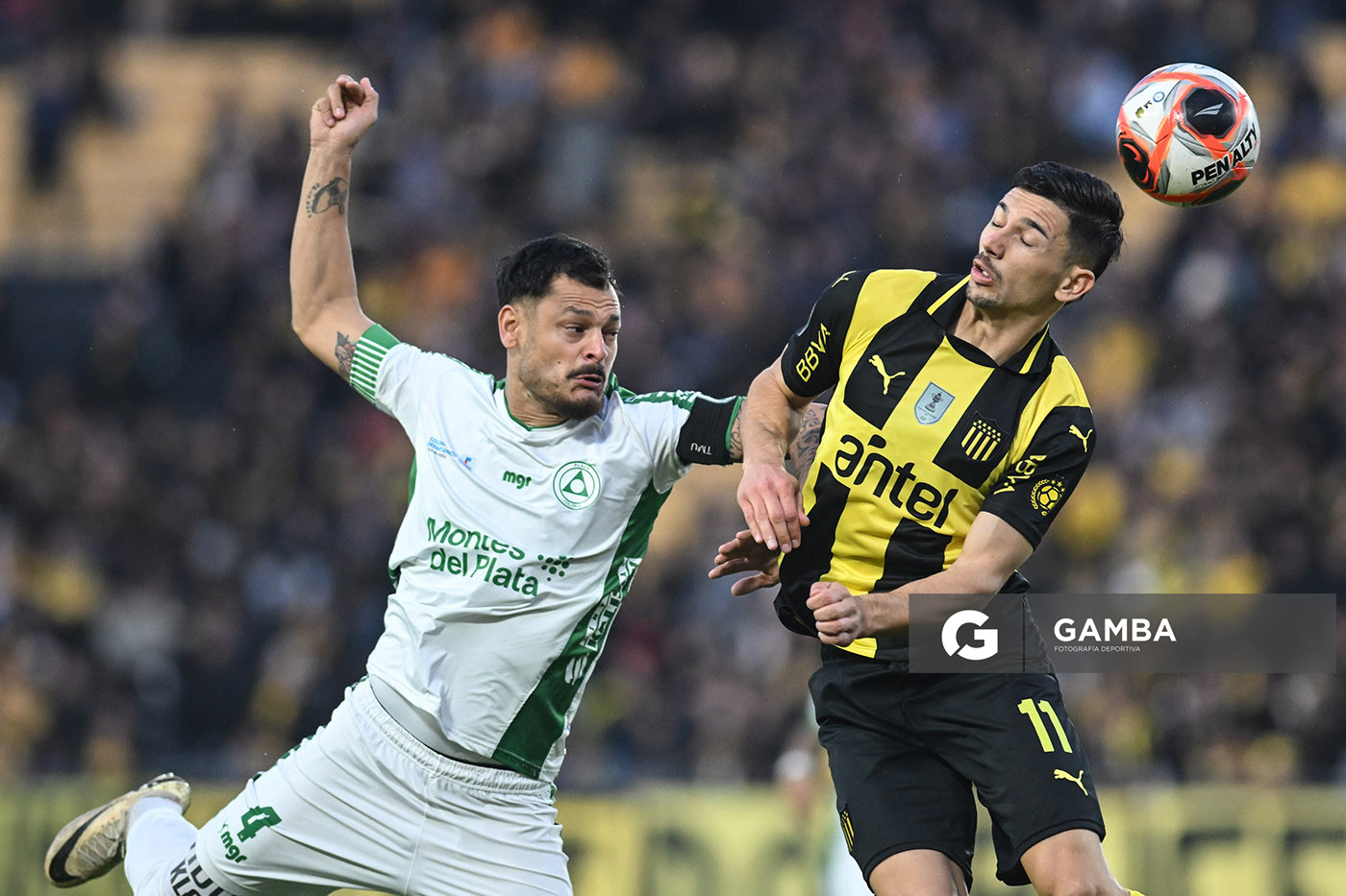 Maximiliano Silvera, de Peñarol. Torneo Intermedio. Estadio Campeón del Siglo.