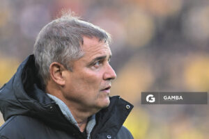 Diego Aguirre, director técnico de Peñarol. Torneo Intermedio. Estadio Campeón del Siglo.