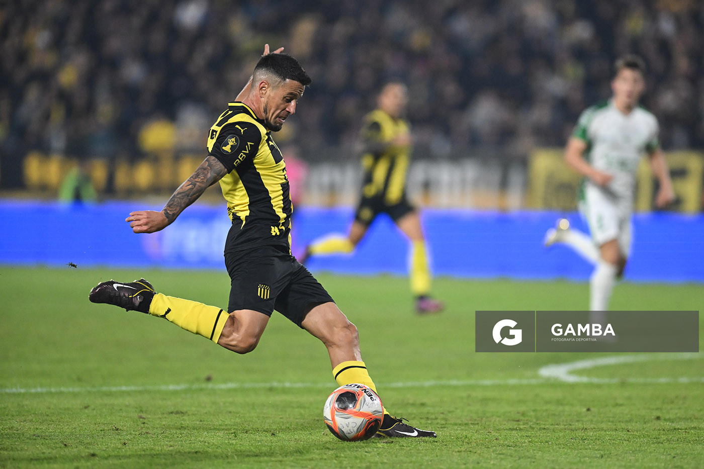 Javier Cabrera, de Peñarol. Torneo Intermedio. Estadio Campeón del Siglo.